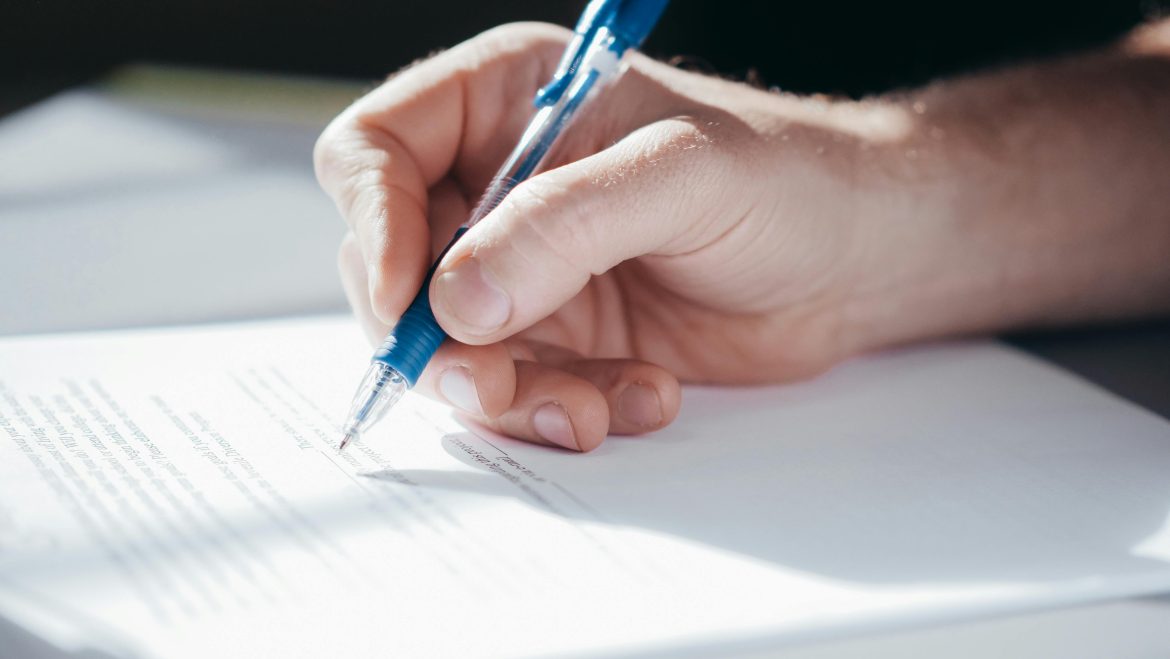 pexels-kindelmedia-7054511 Platinum pen